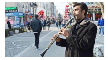 Cüneyt Sepetçi “Ekmeğimizi Çıkarmak İçin Üflemeye Devam Ediyoruz”