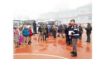 Jandarma Trafik Timleri Öğrencileri Bilgilendirdi.