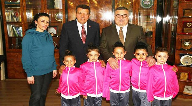 Minik Sporcular Kesimoğlu’nu Ziyaret Etti