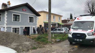 Kendisinden haber alınamayan emekli polis evinde ölü bulundu