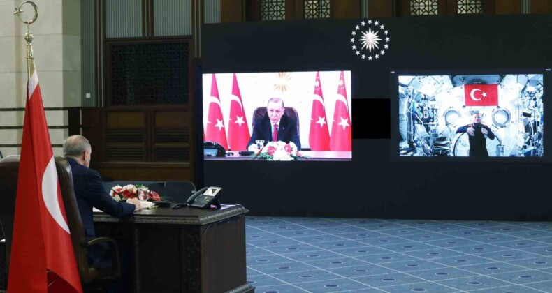 Cumhurbaşkanı Erdoğan, ilk Türk astronot Gezeravcı ile görüştü