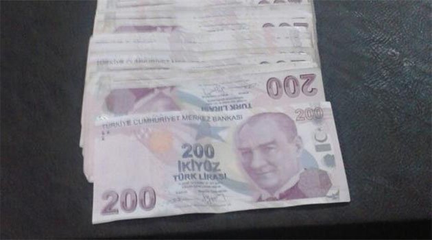 ATM’ye Sahte Para Yatıran 8 Kişi Tutuklandı