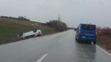 Direksiyon Hakimiyetini Kaybeden Araç Takla Attı.