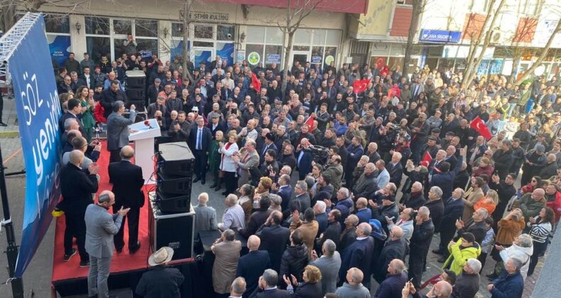 ”Mahkum Değilsin Vize’m Demokrat Parti Var”