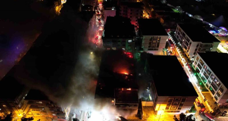 Avcılar’da elyaf imalathanesinde korkutan yangın: Söndürme çalışmaları sürüyor