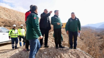 Bakan Özhaseki: “9 noktadan numune alınıyor, şu ana kadar herhangi bir zehirli atığa rastlanmadı”