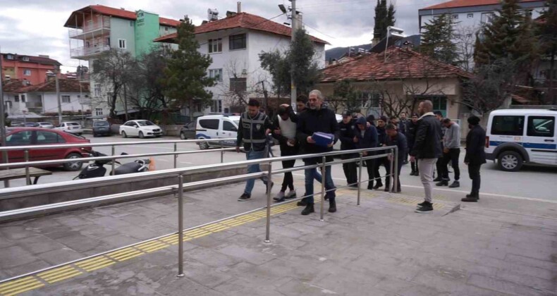 Burdur’da eski eş cinayetinde, katil zanlısı ve yardım eden 6 şahıs tutuklandı