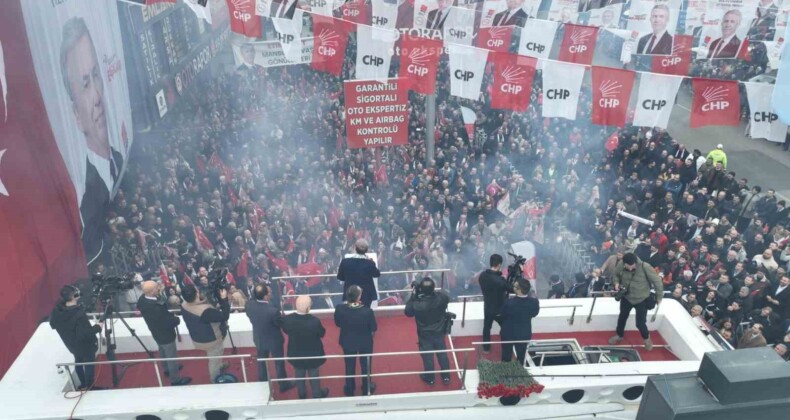 CHP Genel Başkanı Özel, Etimesgut Seçim Koordinasyon Merkezinin açılışına katıldı