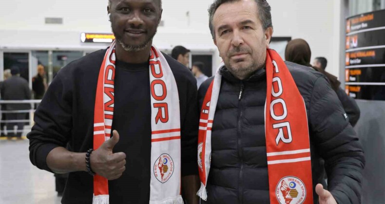 İmranlıspor’un yeni transferi Yattara, Sivas’a geldi