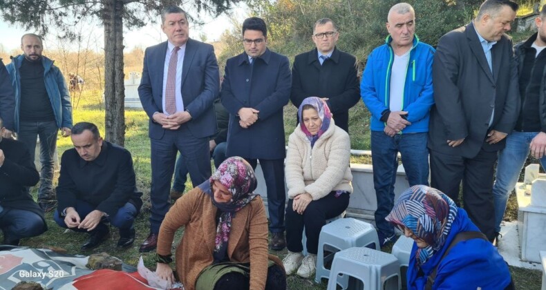 Depremde ölen Sergen Mudanya mezar başında anıldı