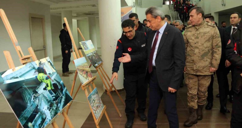 Bitlis’te asrın felaketinde hayatını kaybedenler anıldı