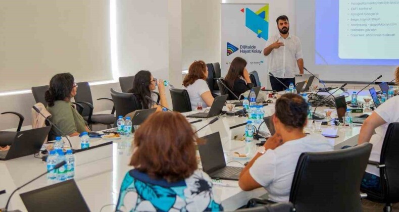 ‘Dijitalde Hayat Kolay’ projesi kadınları dijital dünyaya hazırlıyor