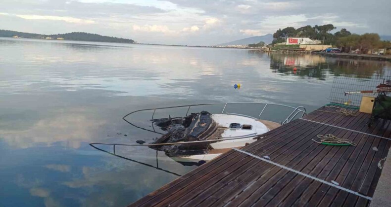 İzmir’de korku dolu anlar: Patlayan tekne alevler içinde kaldı