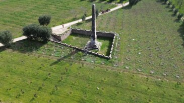 (Özel) Şeftali bahçesinin tam ortasında 2 bin yıllık tarih